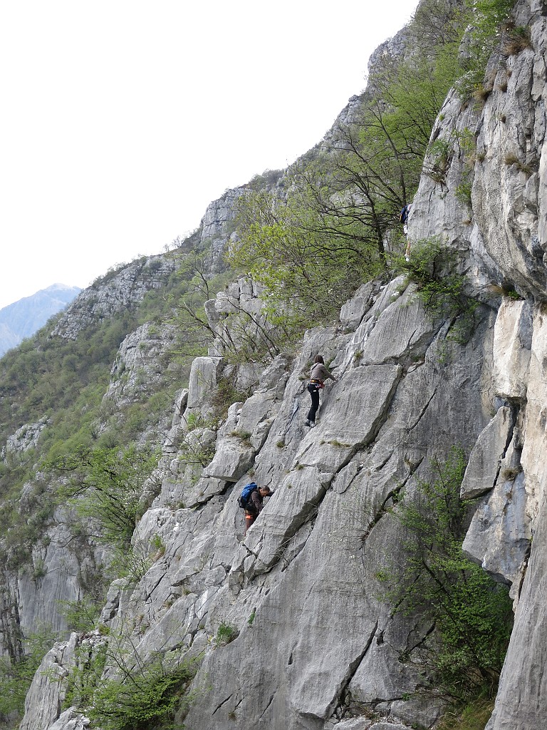 IMG_0115.JPG - Escursionisti sulla ferrata