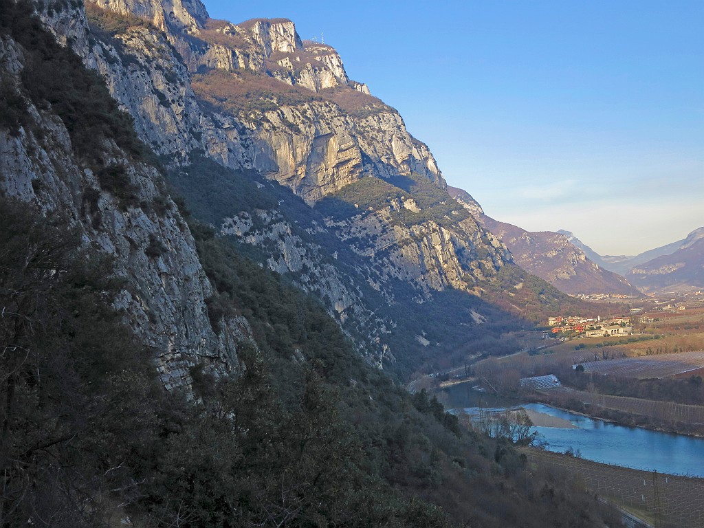 IMG_9874.JPG - La bella velle dell'Adige alla luce del tardo pomeriggio 