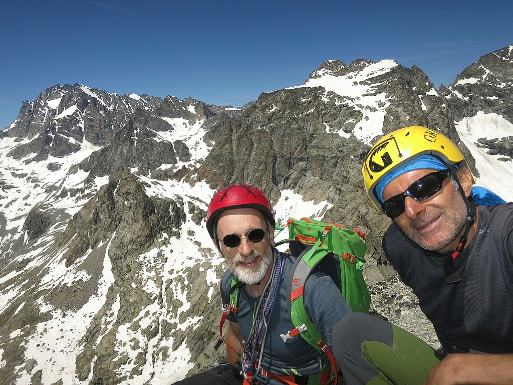 IMG_8768_Web.jpg -                                Ed eccoci in cima col Gran Paradiso sullo sfondo