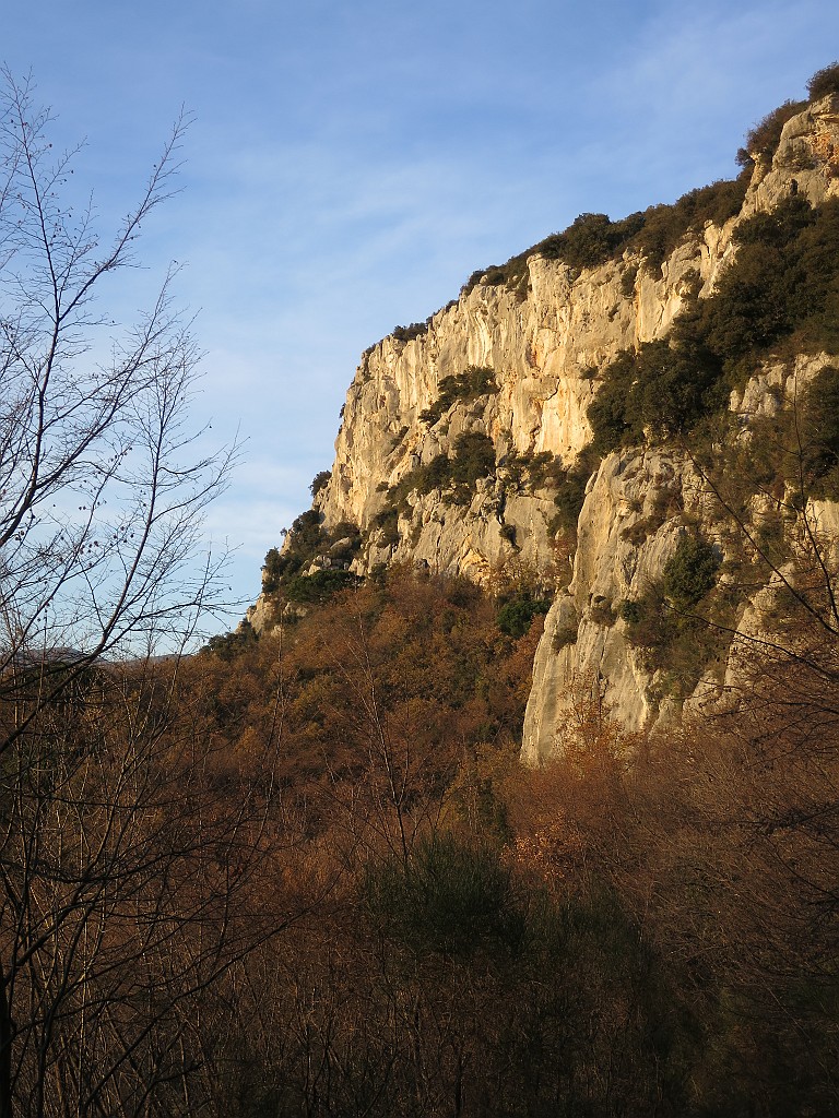 IMG_6531.JPG - Lo spigolo della Rocca di Perti