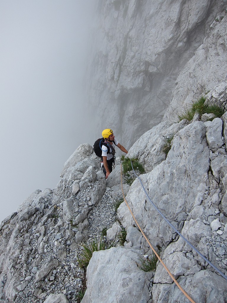 IMG_0014.JPG - Si scalda l'aria e la nebbia ci perseguita