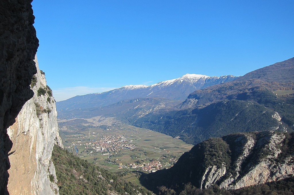 IMG_0679.JPG - Bellissimo arrampicare su una parete assolata con la vista della prima neve autunnale !