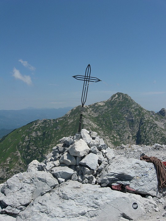 IMG_1115.JPG - Siamo i primi a sbucare in cima dopo ben 22 tiri di ravanamento tra Ratti-Guadagni, via di Sinistra e varianti !