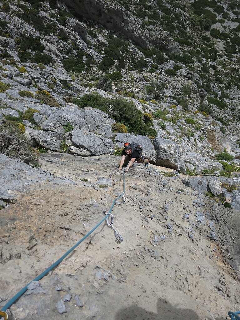 IMG_0427.JPG - Incredibile quanto è appigliata e concrezionata la roccia 