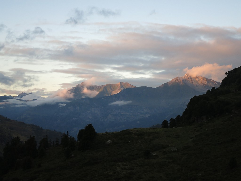 IMG_5482.JPG - Tramonto sulla valle di Vals