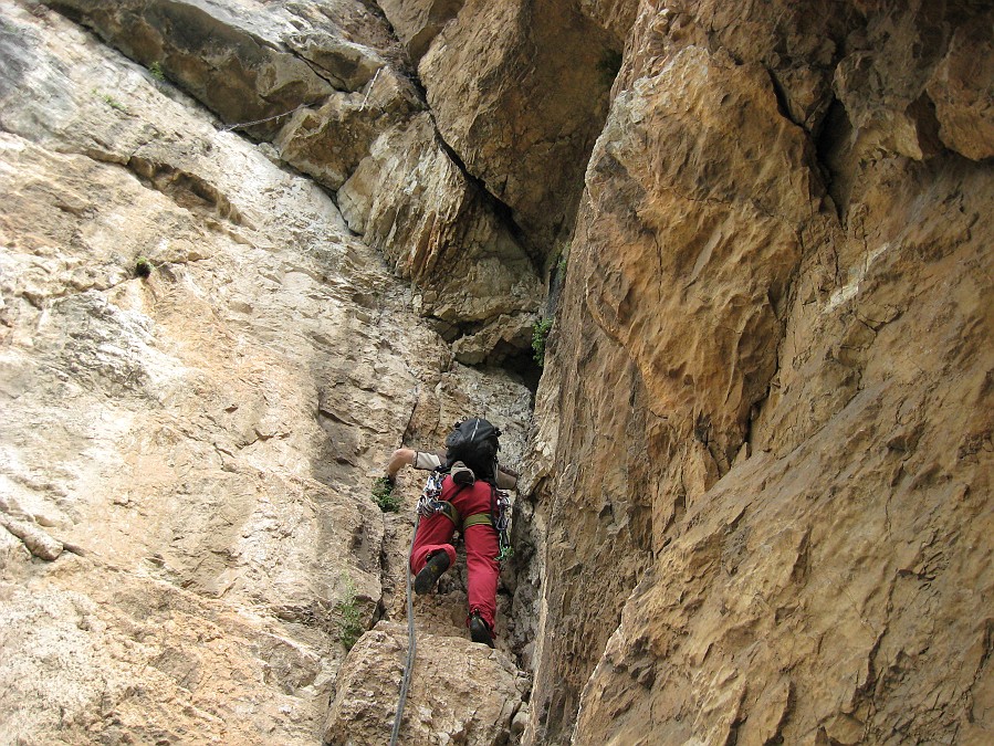 IMG_0550.JPG - Il diedrone fessurato offre un'arrampicata entusiasmante !