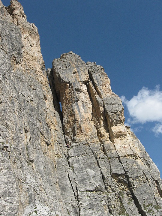 IMG_8990.JPG - Cordata sul Piz Ciavazes, a destra della nostra via