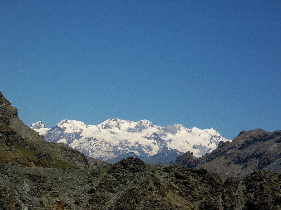 IMG_8109.JPG - Il monte Rosa dalla cima