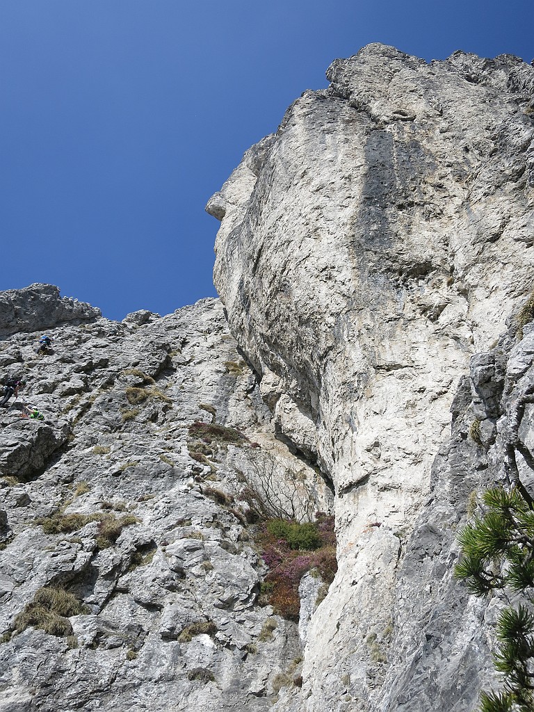 IMG_6927.JPG - Bella combinazione di vie, anche se spesso affollata. Una buona relazione della Gandini al Magnaghi settentrionale si trova qui http://www.scuolaguidodellatorre.it/relazioni/getRelazione.php?id=Grigna-TMC-viaFessuraGandini