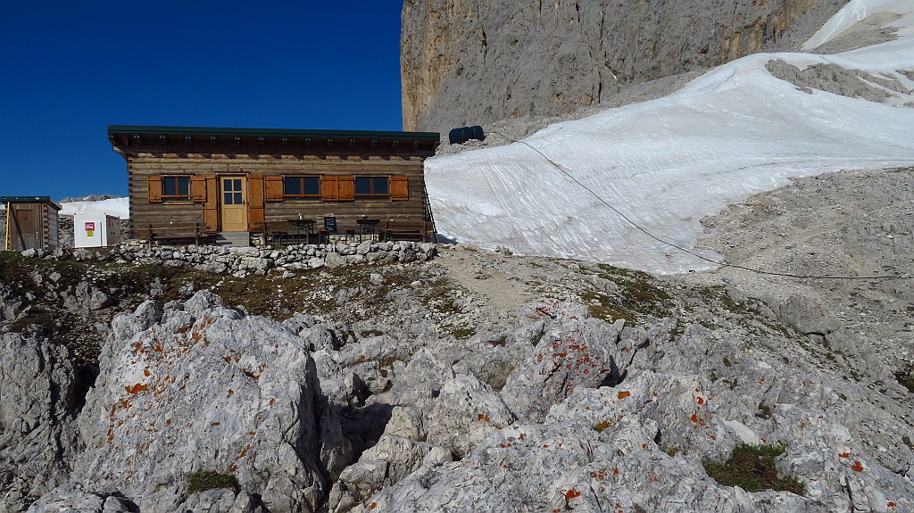 IMG_3956.JPG - Si sbuca proprio al rifugio Santner 