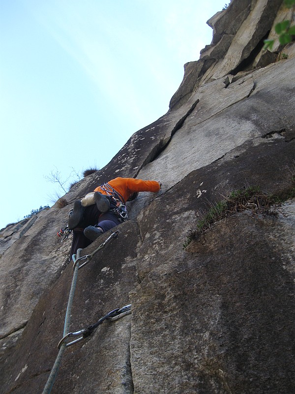 IMG_9737.JPG - Andrea sul primo tiro di Formalina, boulder veramente duro (dato A0).