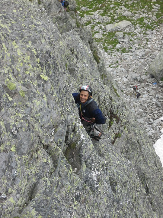 IMG_1073.JPG - Su tutto il percorso roccia ottima: c'è solo l'imbarazzo di quali appigli tirare !