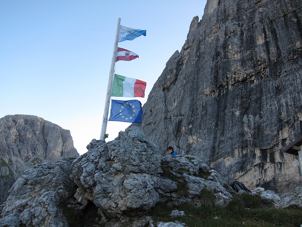 IMG_0003.JPG - Vento e cielo sereno, la giornata promette bene