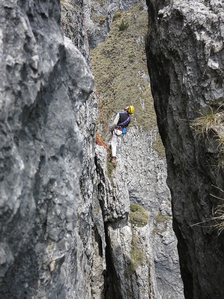 IMG_4722.JPG - Cordata su 'L'altra faccia della Grigna' visti dal tiro nel camino